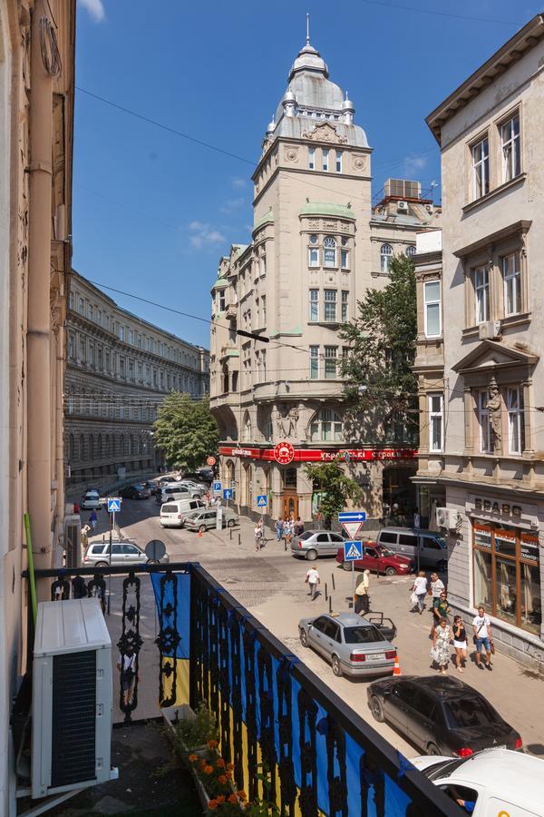 Bv Apartments Black And White Lviv Ngoại thất bức ảnh
